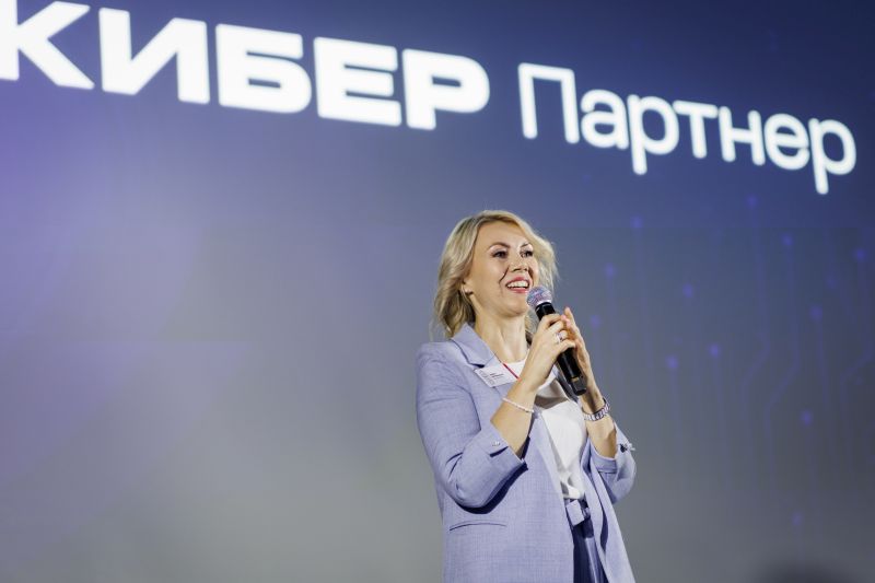 Елена Литвинова рассказывает о премии Кибер Партнёр